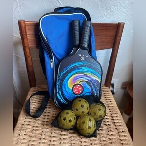 TICCI USAPA Pickleball Paddle Set 2 Paddles 4 Balls + Carry Bag Fiberglass/Poly
